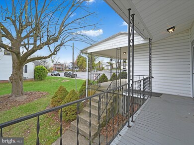 117 Reeser St, Leesport, PA 19533 - photo 3