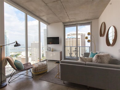 Centro unit 2802, Miami, FL 33131 - photo 5