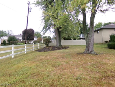 835 Highland Blvd, Coshocton, OH 43812 - photo 3