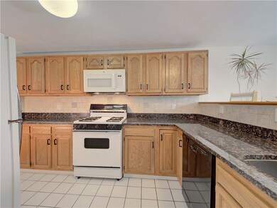 33 Waterview Dr unit F, Smithfield, RI 02917 - photo 4