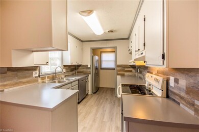 235 W Debbie Ln, Statesville, NC 28625 - photo 5