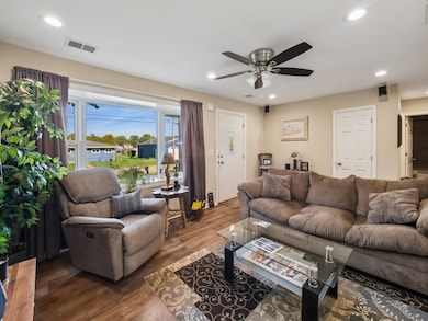 1412 N River Rd, McHenry, IL 60051 - photo 4