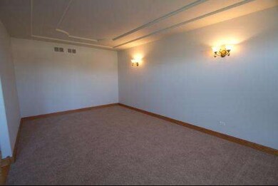 4880 Castle Dargan Dr, Country Club Hills, IL 60478 - photo 2