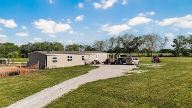 1579 E 496th Rd-13