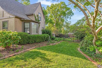 3616 SW York Way, Topeka, KS 66604 - photo 4