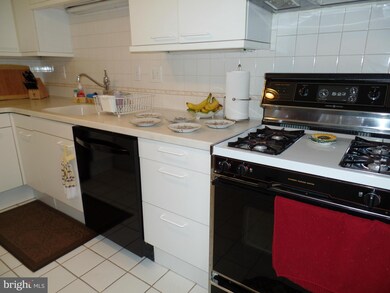 3306 Nevius St, Falls Church, VA 22041 - photo 2