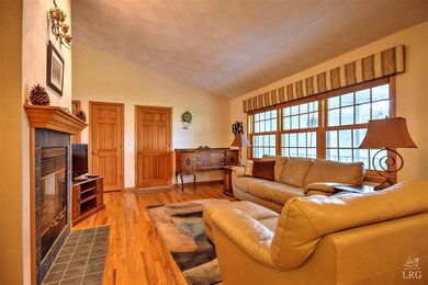 390 Oakwood Dr, Oregon, WI 53575 - photo 4