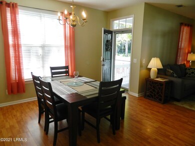 03 - Dining & Entrance
