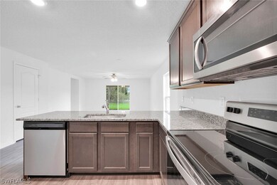 161 Yager Cir, Fort Myers, FL 33913 - photo 3