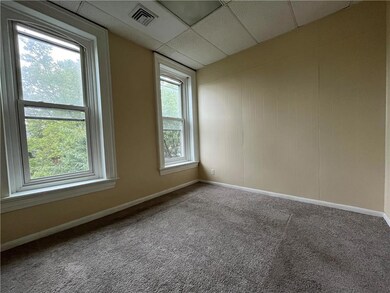 21 S Main St unit 301, Nazareth, PA 18064 - photo 3