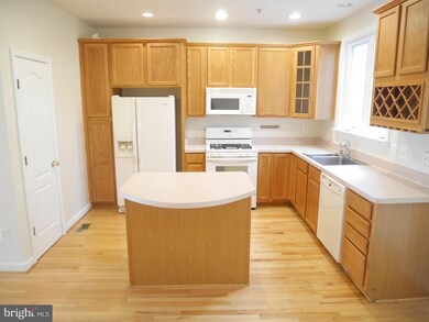 8132 Mississippi Rd, Laurel, MD 20724 - photo 5