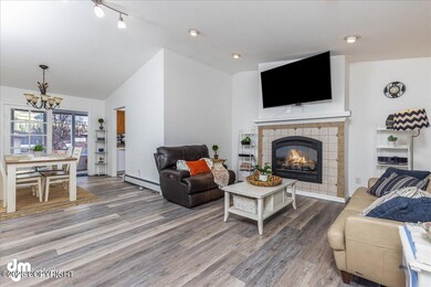 06-Living Room-DW-4909