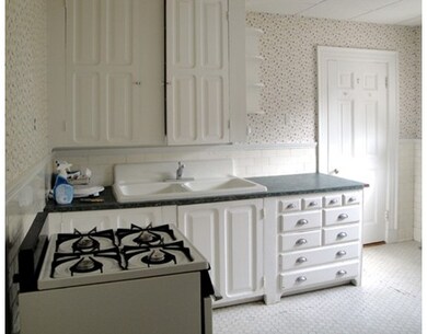 587 Haverhill St unit 4, Lawrence, MA 01841 - photo 6