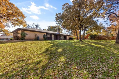 304 Trailwood Dr, Joshua, TX 76058 - photo 2