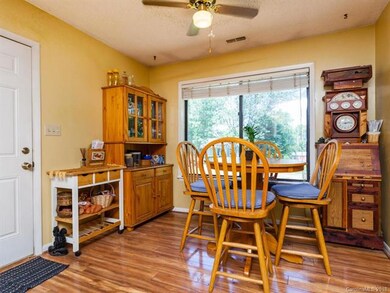 211 Scottlynn Dr, Asheville, NC 28806 - photo 7