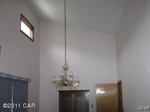 355 W Abbott St, Lansford, PA 18232 - photo 6