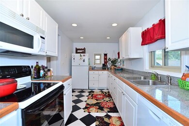 Apartment 1. Kitchen. Granite tile countertops. Fu