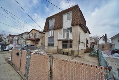293 Lamport Blvd, Staten Island, NY 10305 - photo 3