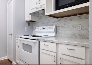 Oak Hollow Condominiums unit 2001A, Dallas, TX 75231 - photo 7