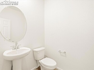 Bathroom with a textured wall