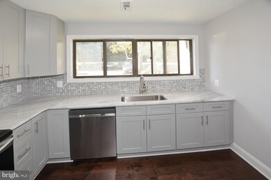 15281 Forest Grove Dr, Woodbridge, VA 22191 - photo 6