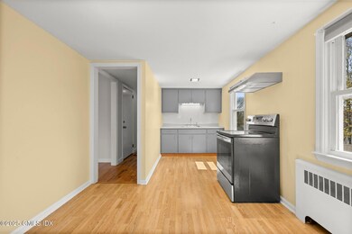 15-web-or-mls-8-reynolds-pl-unit-b
