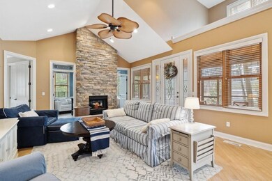 05_18678OldfiledRd_1_LivingRoom_LowRes