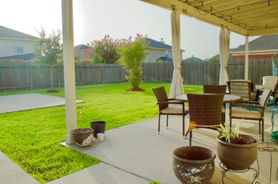 7831 Koloa River Ct, Houston, TX 77040 - photo 5