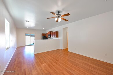 Foyer Livingroom 9207