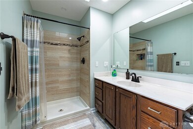 Owner's full bath!