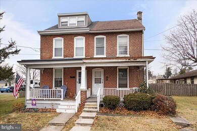 323 E Howard St, Pottstown, PA 19464 - photo 2