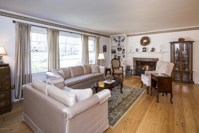 05_Living Room