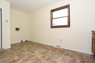 30 Cheltingham Ave, Schenectady, NY 12306 - photo 6