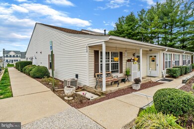 1825 Vincenza Dr unit H, Sykesville, MD 21784 - photo 4