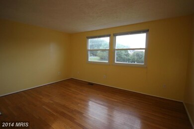 733 Brethour Ct, Sterling, VA 20164 - photo 3