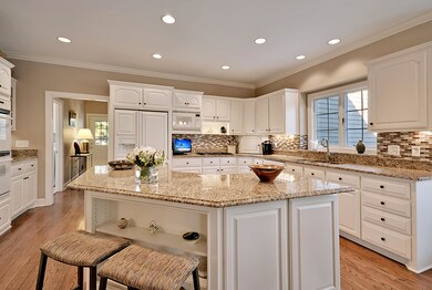 Eat-In Kitchen