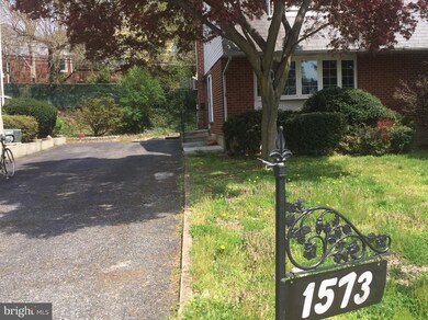 1573 Parklane Rd, Swarthmore, PA 19081 - photo 2