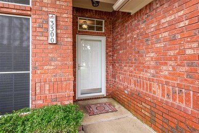 3300 Oakdale Ct, Hurst, TX 76054 - photo 3