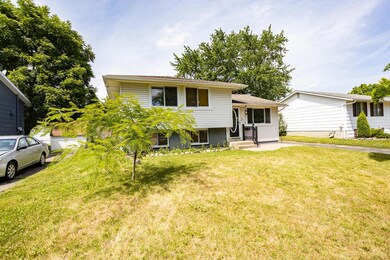 1714 Brookfield-2