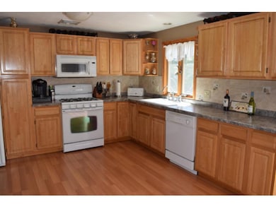 47 Damon Ave, Nashua, NH 03064 - photo 3