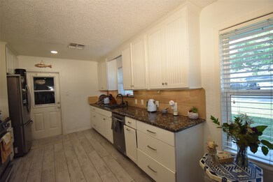 3824 Holly Glen Dr, Bay City, TX 77414 - photo 4