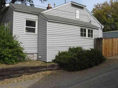 717 Mitchell St, Klamath Falls, OR 97601 - photo 4