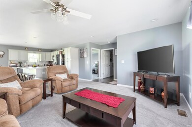 406 Prestige Dr, Muncie, IN 47303 - photo 5