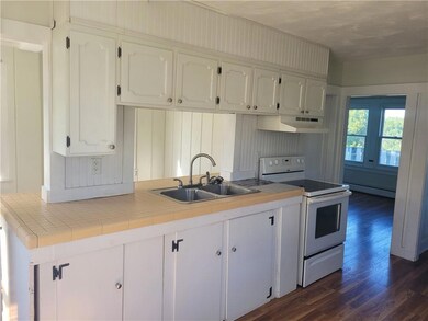 16 S Joseph St, Westerly, RI 02891 - photo 6