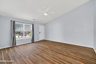 716 Varsity Dr, Wilmington, NC 28403 - photo 5