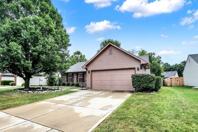 12725 Sovereign Ln, Fishers, IN 46038 - photo 4