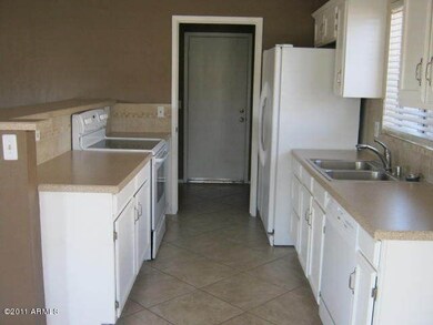 813 W Nopal Place, Chandler, AZ 85225 - photo 2