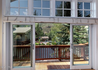 2782 Kinnikinnick Rd #D-1