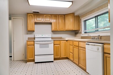 614 Villard St, Rossville, GA 30741 - photo 6