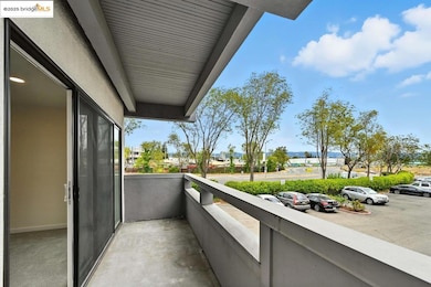 5 Embarcadero W unit 129, Oakland, CA 94607 - photo 3